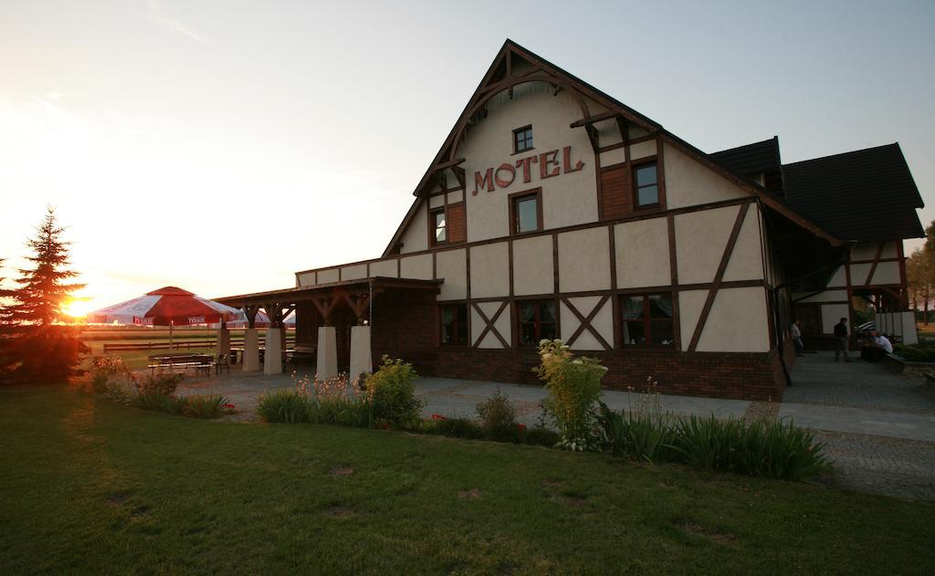 Motel Klara Sobotka  エクステリア 写真